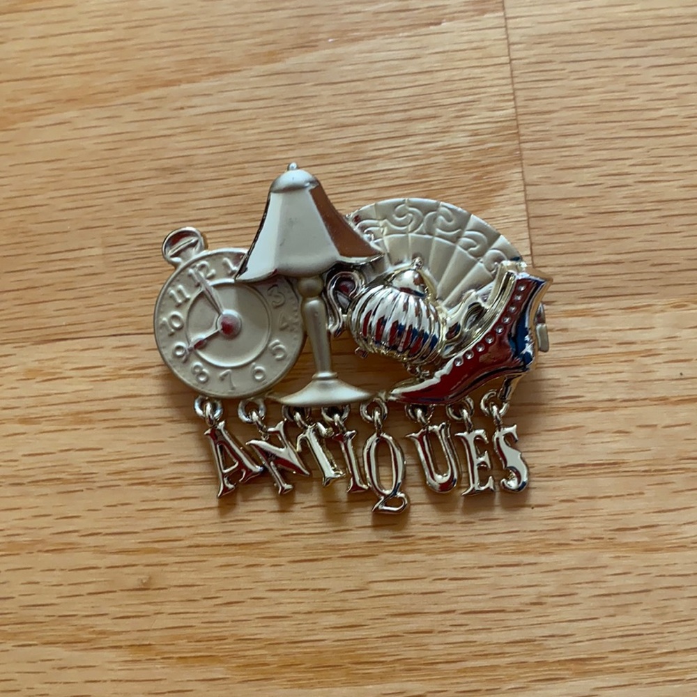 JJ Vintage Antiques Brooch